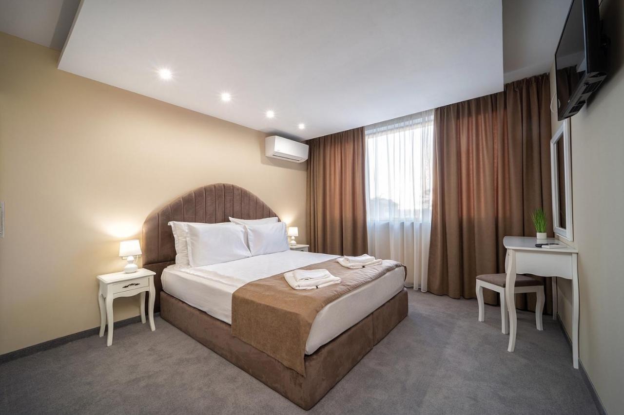 Hotel Rivera 多布里奇 外观 照片