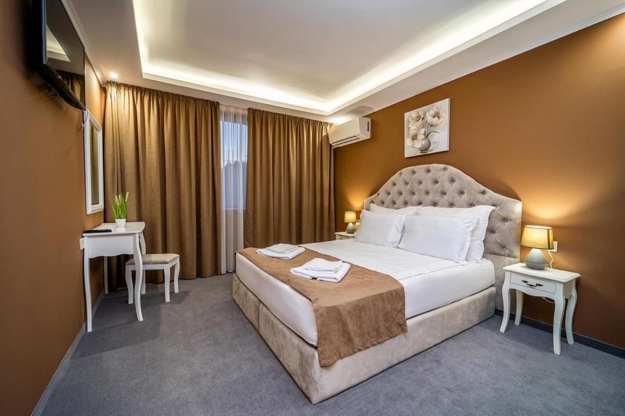 Hotel Rivera 多布里奇 外观 照片